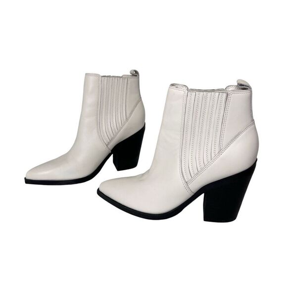 Marc Fisher Carves Cream Leather Side Gores Pull on Bootie Boot 6M Vanilla Girl - Picture 5 of 11